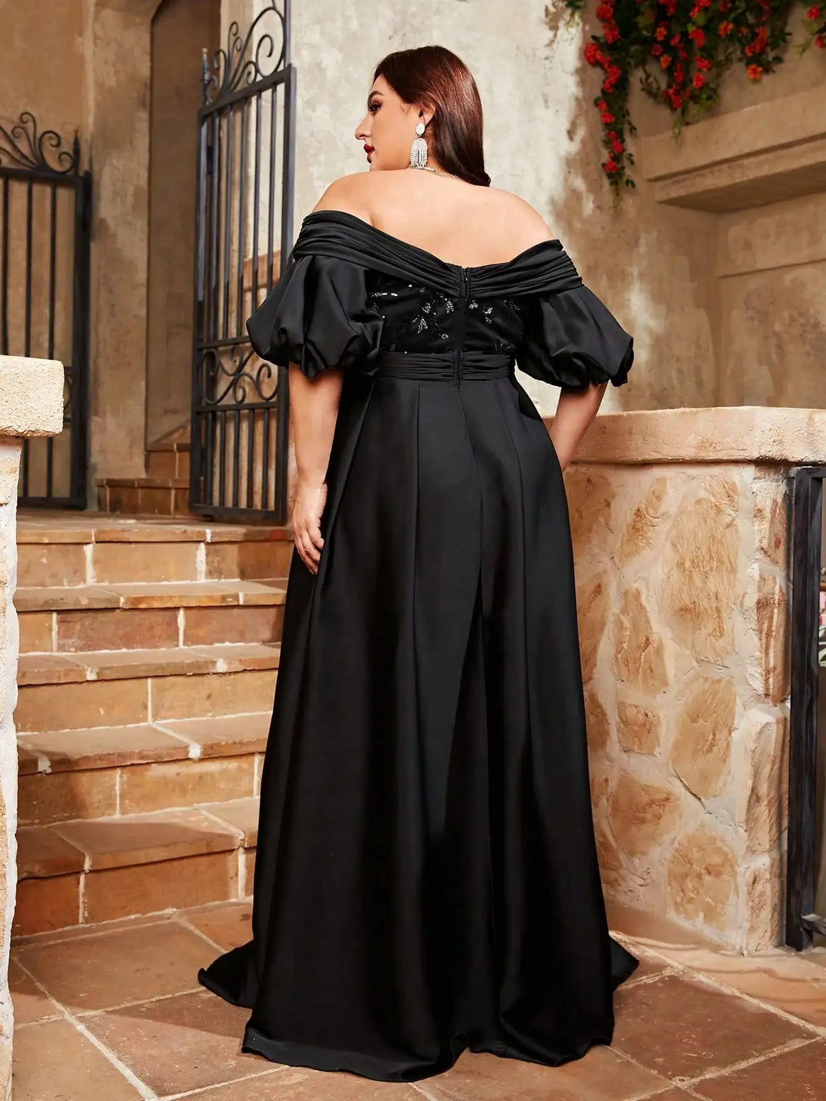 Elegant Evening Gown with Puff Sleeves