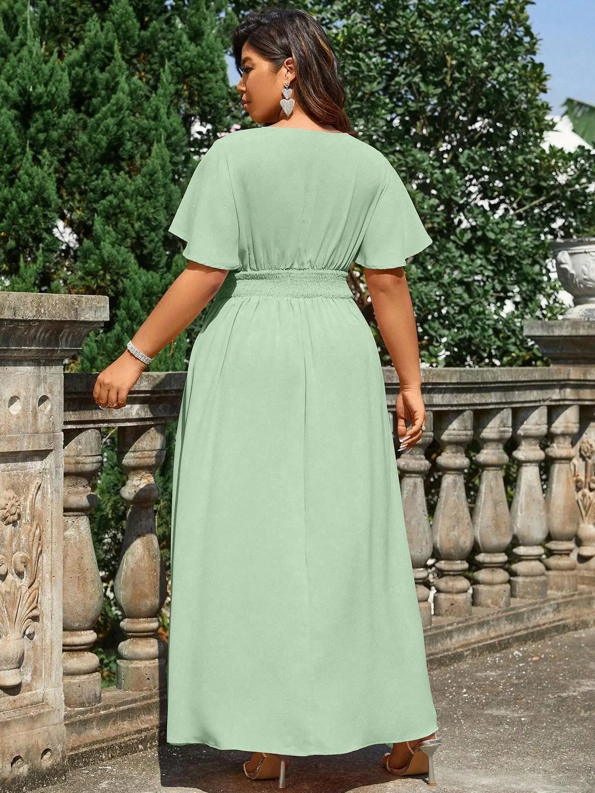 Fashion Dress with Fitted Style, Moderate