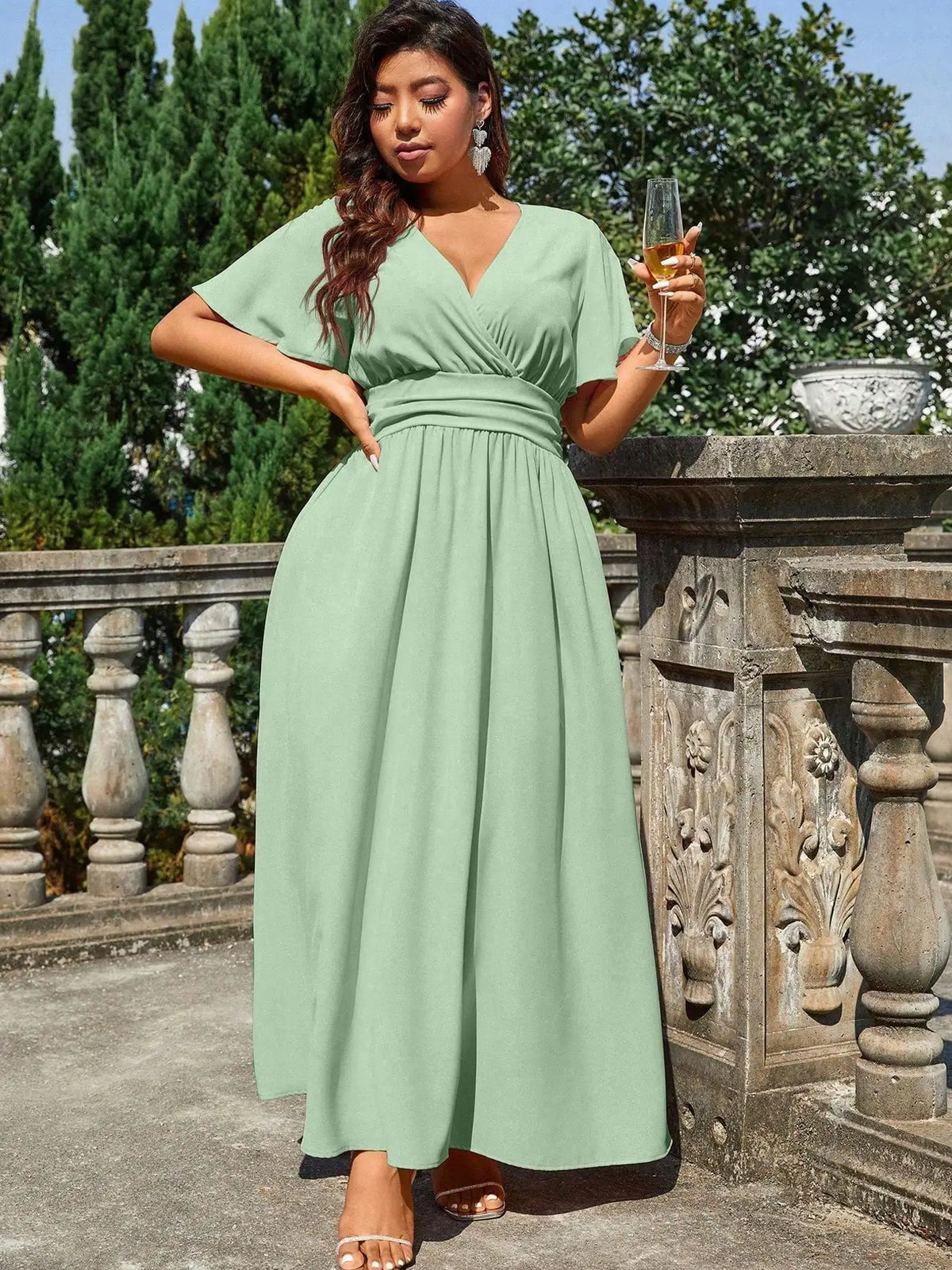 Fashion Dress with Fitted Style, Moderate