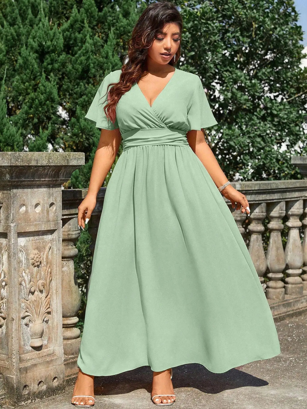 Fashion Dress with Fitted Style, Moderate