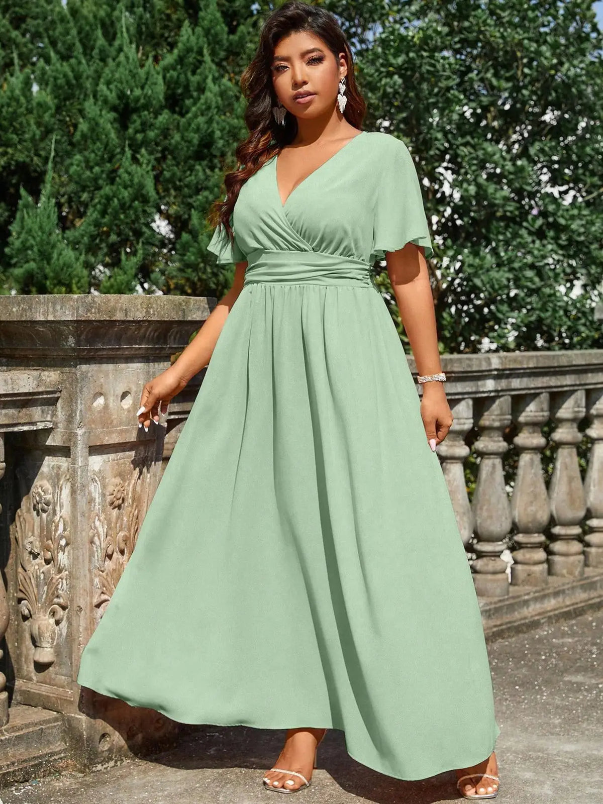Fashion Dress with Fitted Style, Moderate
